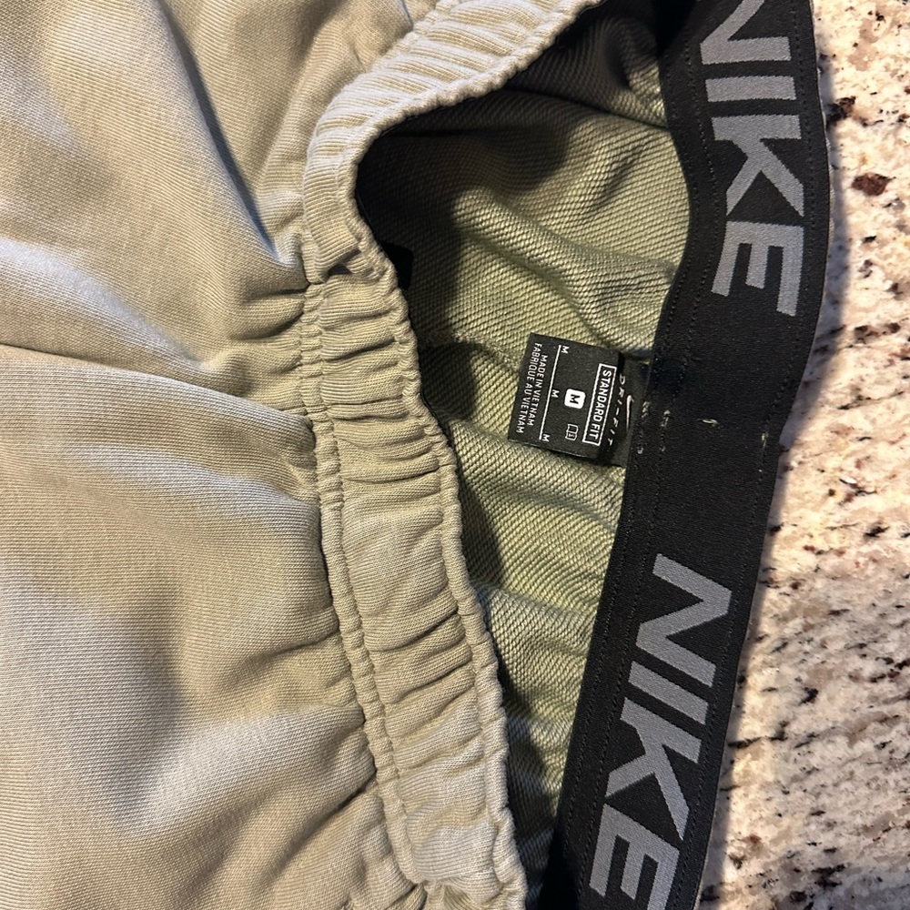 Nike Mens Standard Fit Shorts